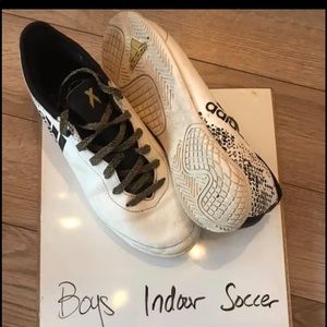 Boys Indoor Soccer Shoes